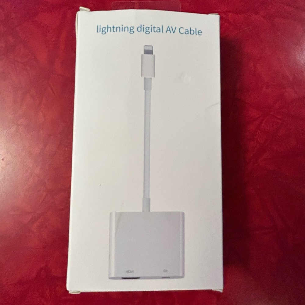 NWT New in box Lightning Digital AV Cable HDMI